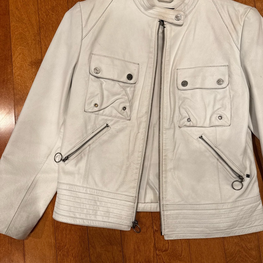 Chic White Leather Jacket - image 2